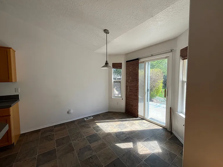 11917 W Lewisburg Ct — Photo 17