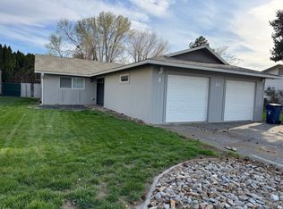 412 Huber Ct #B, East Wenatchee, WA 98802