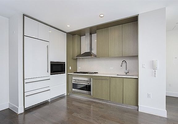 5th image of 388 Bridge St Ph 45E