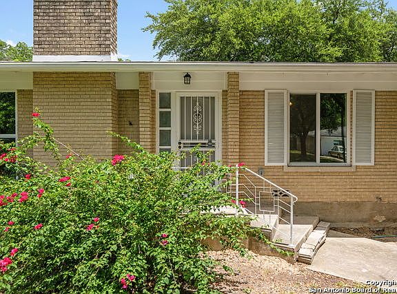 4th image of 155 Cromwell Dr