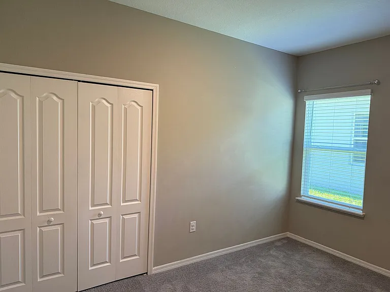 1053 Bradford Ridge Dr — Photo 9