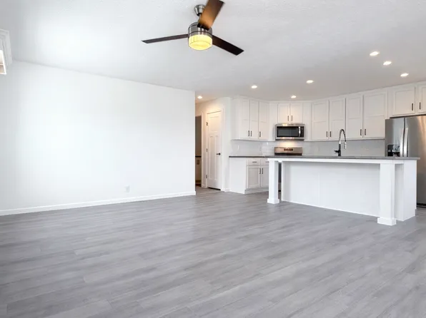 22334 Cedar Dr #62, Channahon, IL 60410