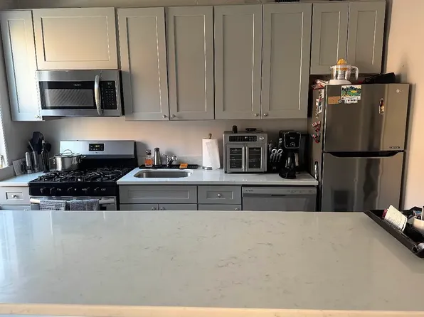 31-19 36th St #2, Astoria, NY 11106