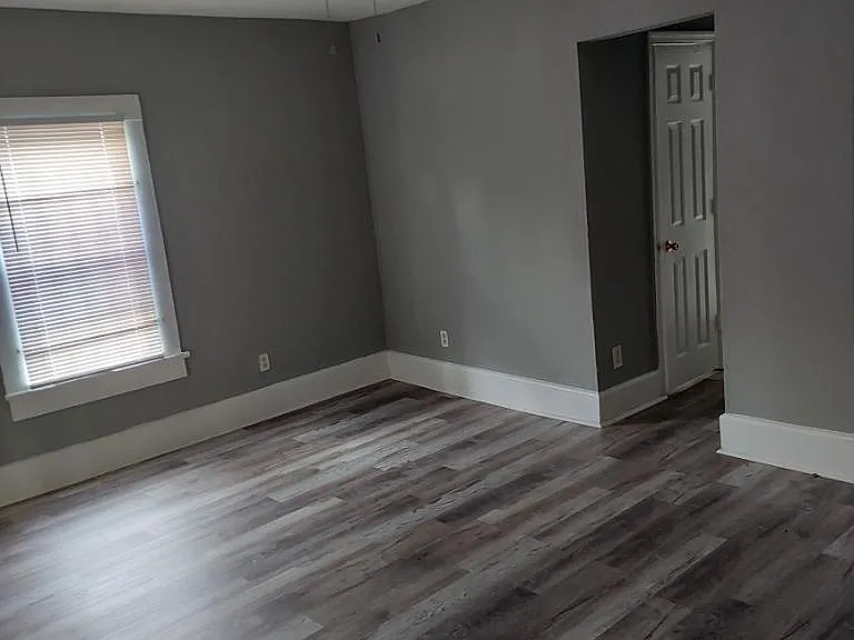 2610 Henrietta St — Photo 5