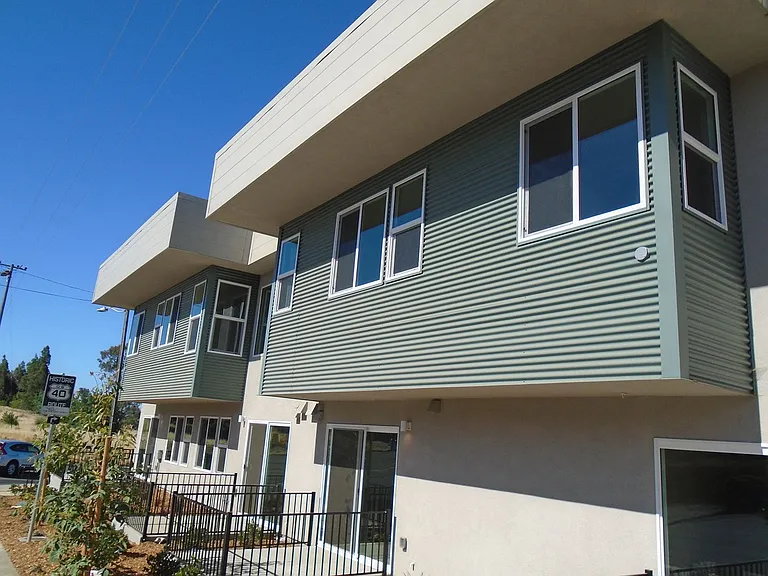 2401 Broadway St — Photo 21