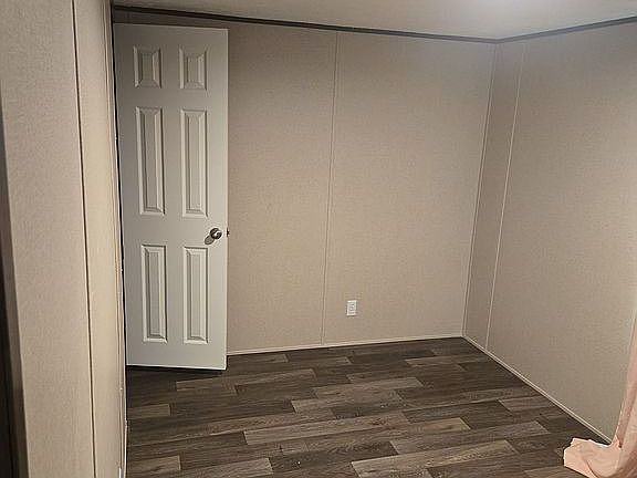 3rd image of 205 Rayfield Dr