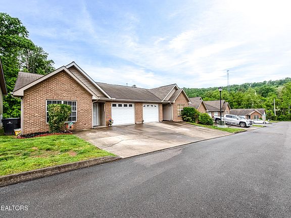 3rd image of 3719 Willow Falls Way