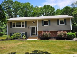 6 Dale Rd, Airmont, NY 10952