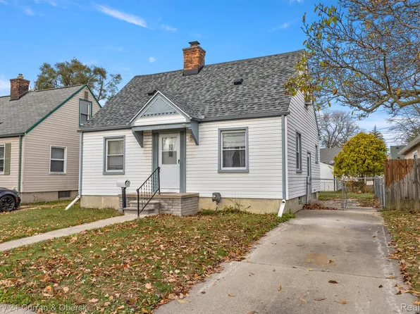 34252 Glover St, Wayne, MI 48184