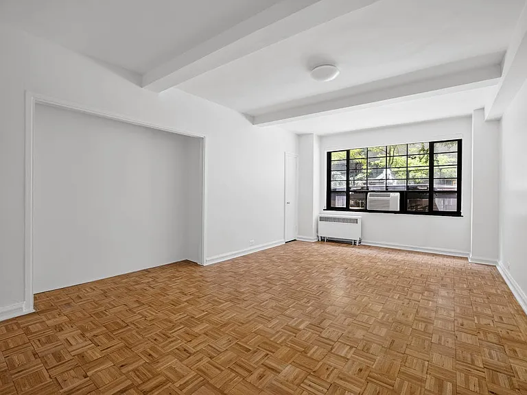 310 E 44th St #206 — Photo 1