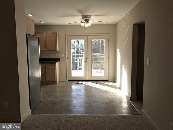 5th image of 1820 Pimmit Dr