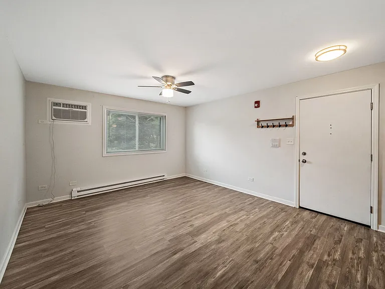 170 Waters Edge Dr #102 — Photo 2
