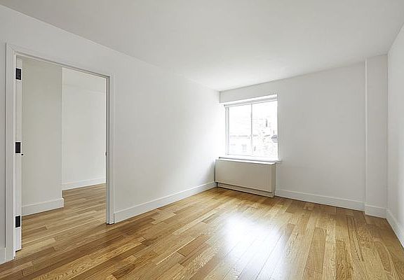 3rd image of 101 E 10th St Ste 4A
