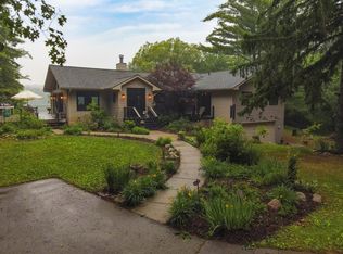 375 Markwood Dr, Oxford, MI 48370