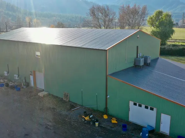 10333 Highway 238, Jacksonville, OR 97530