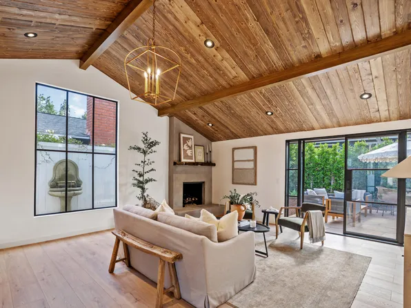 311 Peach Grove Ln, Santa Barbara, CA 93105