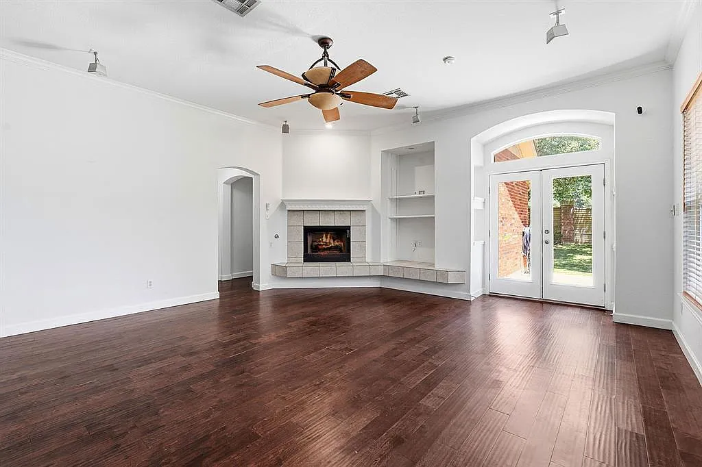3 bed, 2.0 bath, 2173 sqft, $2,550 — Photo 4