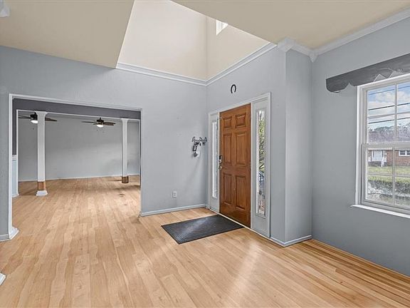 4th image of 725 Beach Rd