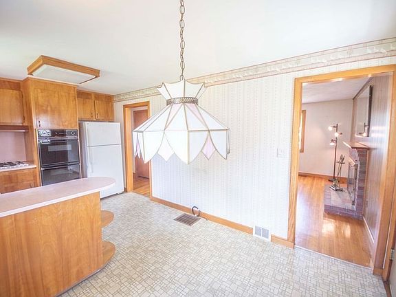 4th image of 93 Fales Ave