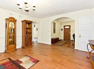 8735 Beechwood Dr, Fairfax, VA 22031