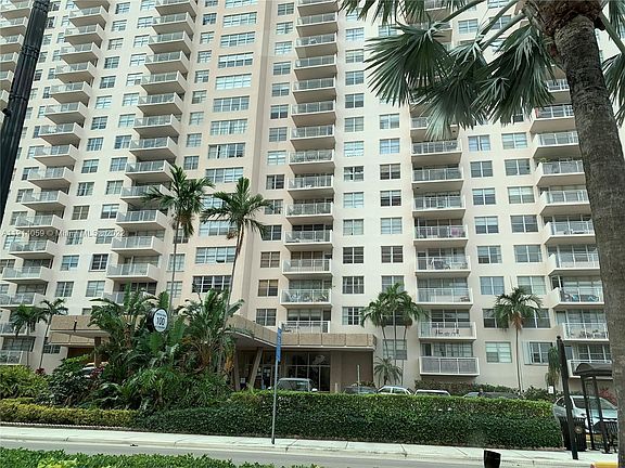 4th image of 250 174th St APT 1406