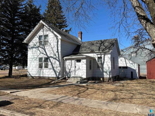 200 E 2nd St, Freeman, SD 57029