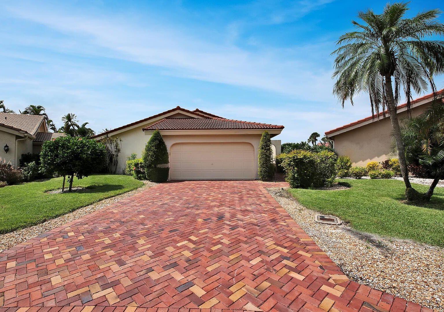 5529 Lakeview Mews Terrace