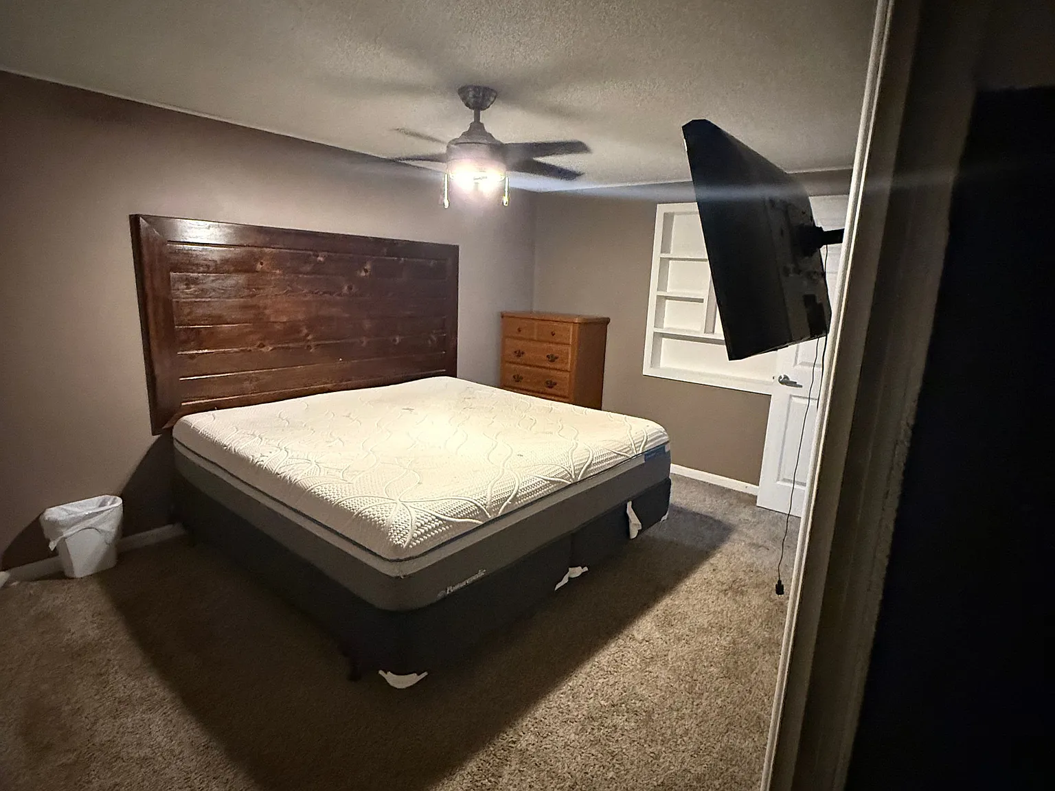 2 bed, 1.0 bath, $1,100 — Photo 3