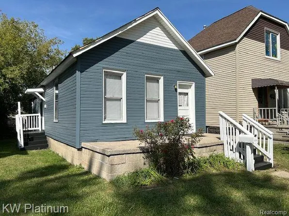 1205 Howard St, Port Huron, MI 48060