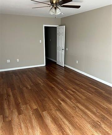4th image of 4951 Arts St