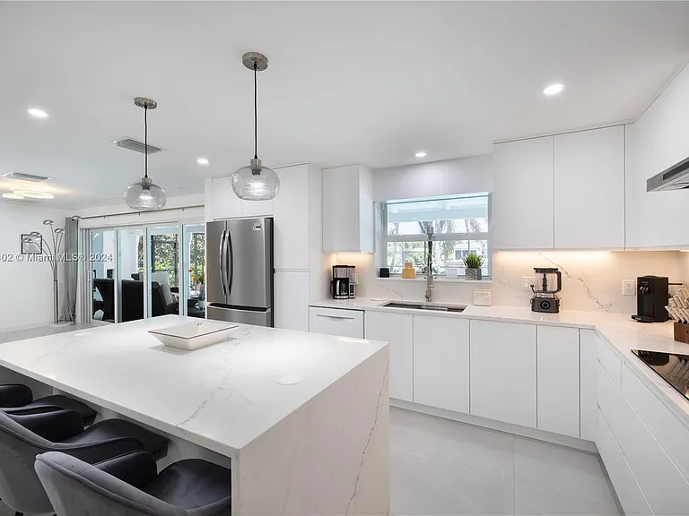 1575 Osprey Ave — Photo 6
