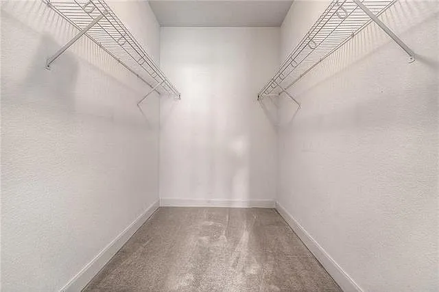 11610 Tomahawk Creek Pkwy — Photo 7