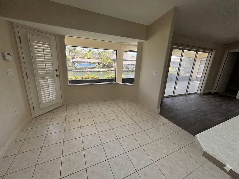 20 Clarendon Ct N — Photo 10