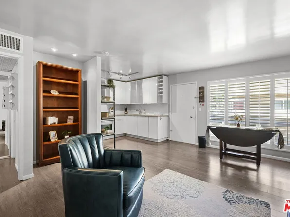 970 Palm Ave APT 218, West Hollywood, CA 90069