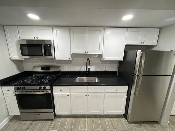 4th image of 76 Sherman Ave #12