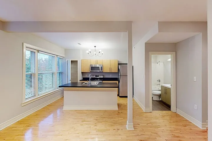 Melrose Apartments — Photo 31