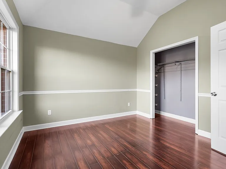 1004 Austin Ct — Photo 27
