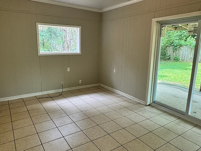1268 Vicksburg Dr — Photo 7
