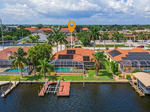 3rd image of 708 Cape Coral Pkwy W