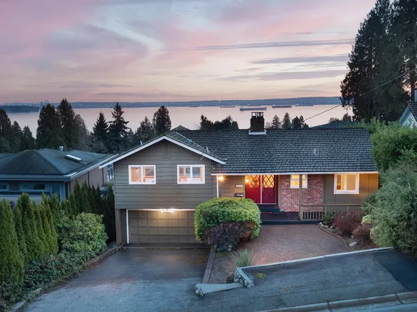 2558 Mathers Ave, West Vancouver, BC V7V 2J1
