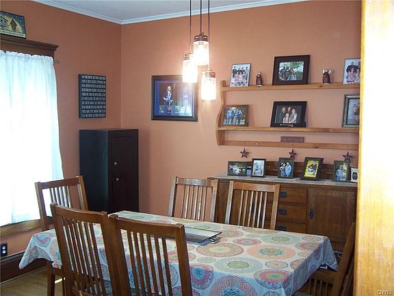 5th image of 73 Floral Ave