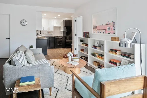 Rented by MNS Marketing | media 22