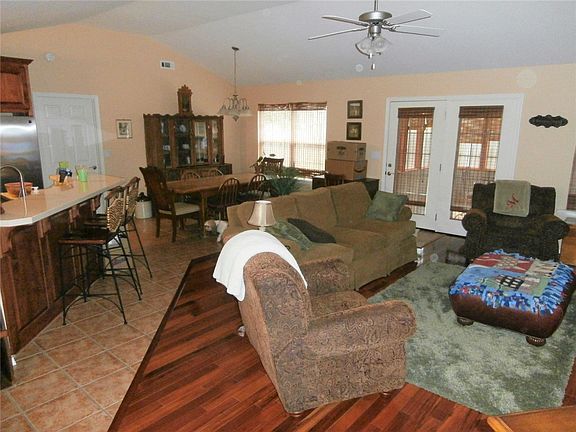 4th image of 137 N Usa Dr