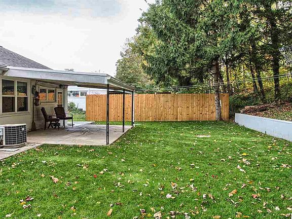2nd image of 206 Park Dr