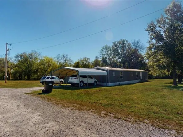 17014 E Long Knife Rd, Nevada, MO 64772