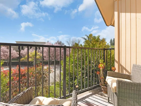 200 Foss Creek Circle #B, Healdsburg, CA 95448