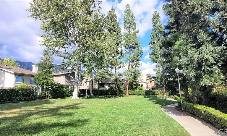 2764 Heritage Dr — Photo 15