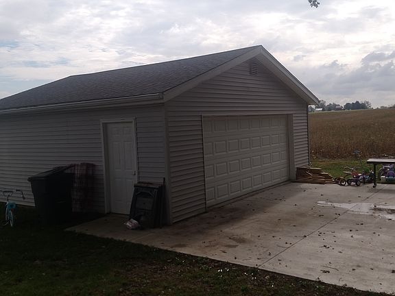 24x24 with new concrete pad.