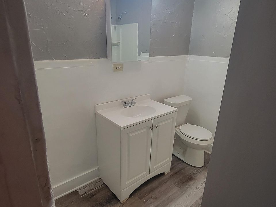 2nd image of 3215 Chestnutdale Ave