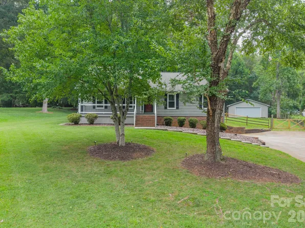 7400 Sample Rd, Huntersville, NC 28078